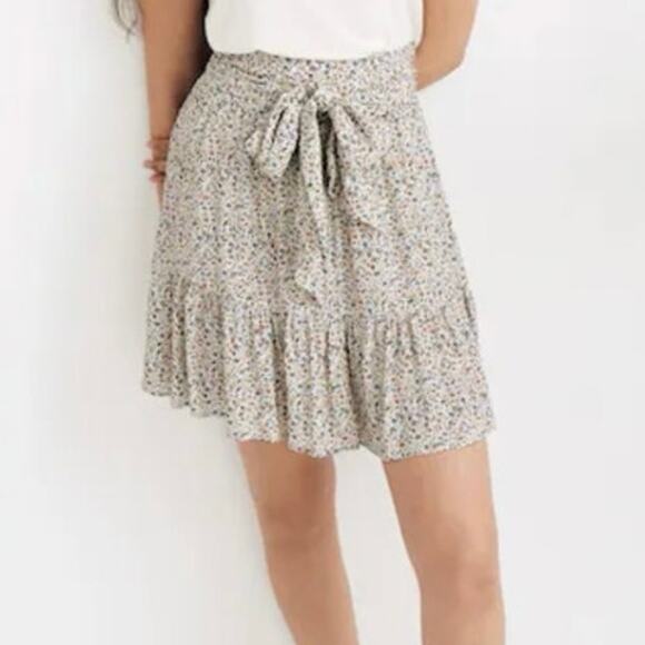 Madewell Tie-Waist Tiered Cottagecore Mini Skirt in Fieldwalk Floral XS - Picture 1 of 8